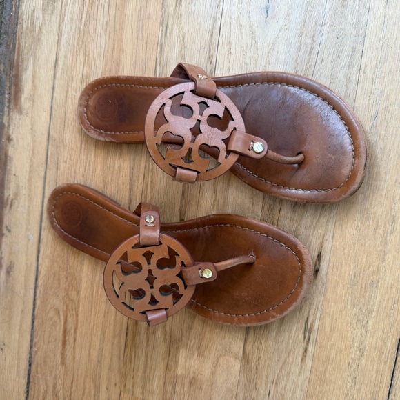 Tory Burch Cognac Leather Logo Thong Sandals - Picture 2 of 5